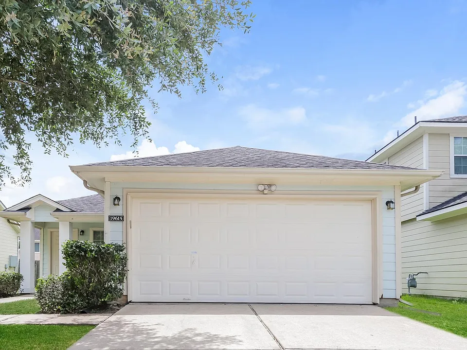 19615 Plantation Tree Ct