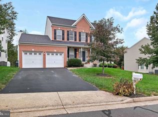 35530 Sarasota St, Round Hill, VA 20141