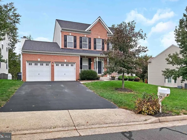 35530 Sarasota St, Round Hill, VA 20141