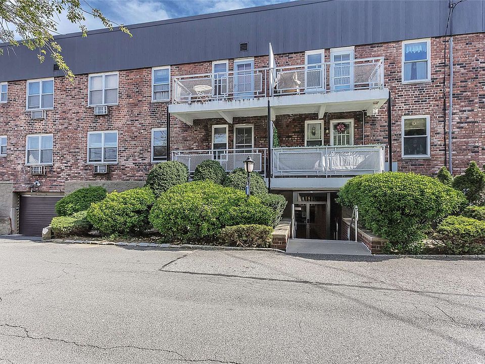 30 Daley Pl Lynbrook, NY Zillow