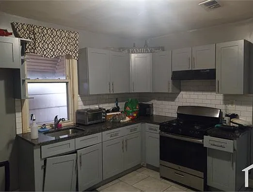 96 W 19th St #2