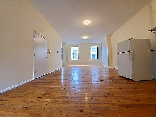 2nd image of 992 Bedford Ave #2