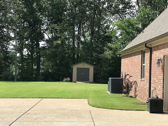 2nd image of 7422 Gables Dr