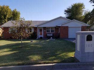 100 E B Ave, Cache, OK 73527