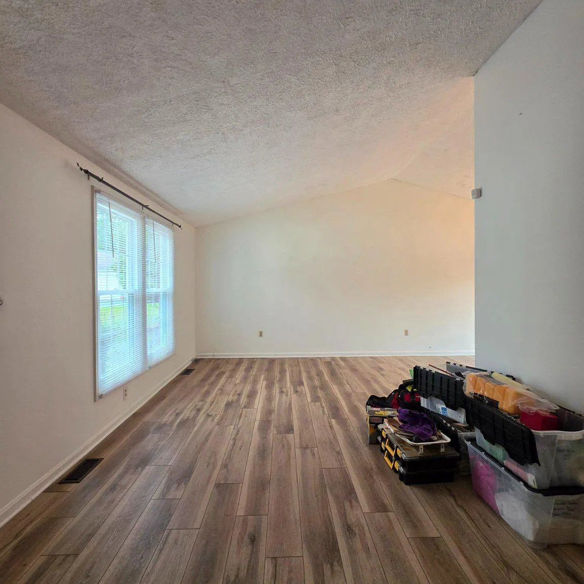 3 bed, 2.5 bath, 1962 sqft, $2,950 — Photo 4
