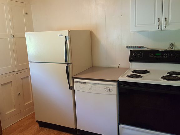 3rd image of 7563 Yakima St