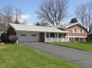 1008 Cherokee Rd, Glenville, NY 12302