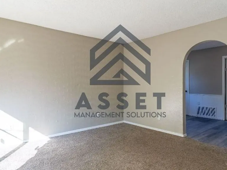 9316 NE Stardust Ln — Photo 9