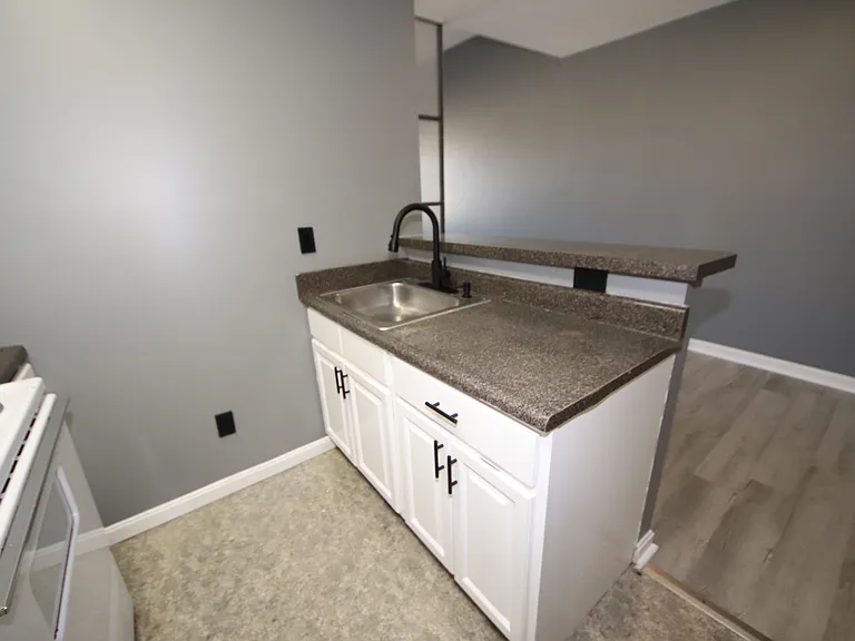 514 Saint Paul Pl #C — Photo 9