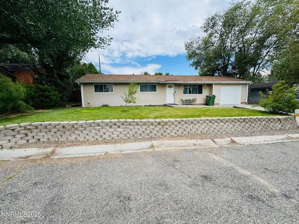 240 Circle Dr, Winnemucca, NV 89445