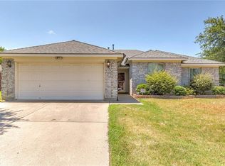 5700 Longhorn Ln, Arlington, TX 76017