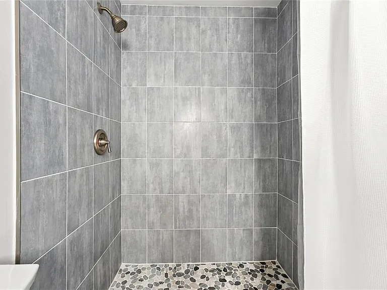 2855 Dueby St — Photo 18