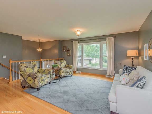 3rd image of 2814 Woodland Pl