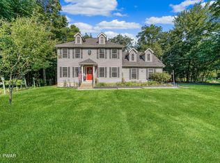 158 Seneca Trl, Dingmans Ferry, PA 18328