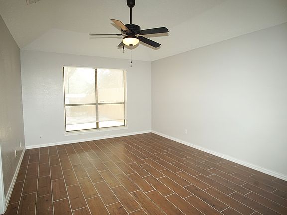 4th image of 3605 Riverhead Dr