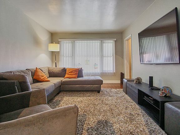 5th image of 4421 S Drake Ave