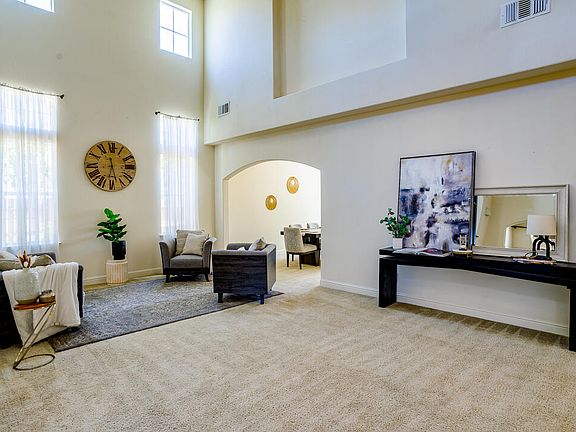 5th image of 2563 Riviera Court