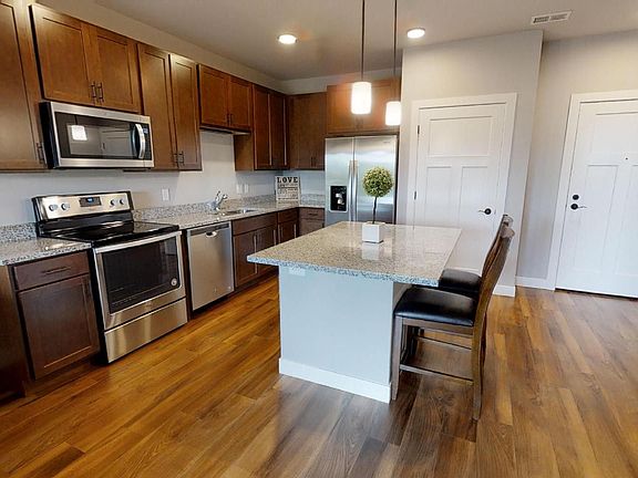 3rd image of 4721 Farwell St #112