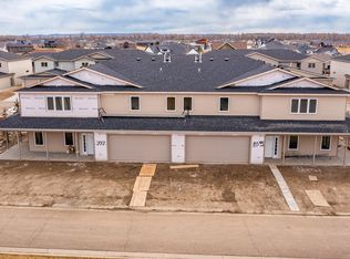 737 Compass Ln, Bismarck, ND 58504