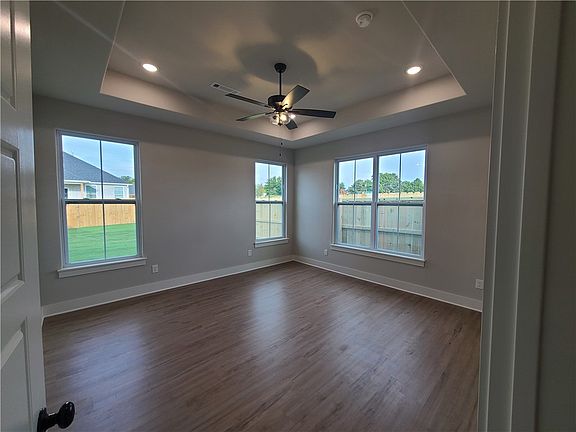 4th image of 140 Eagle Mountain St