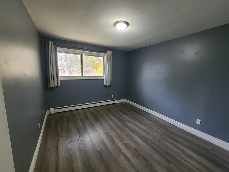 669 Victoria St #1 — Photo 11