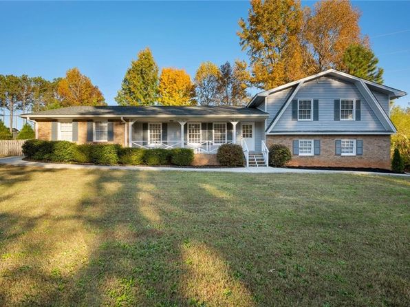 2857 Fontainebleau Dr