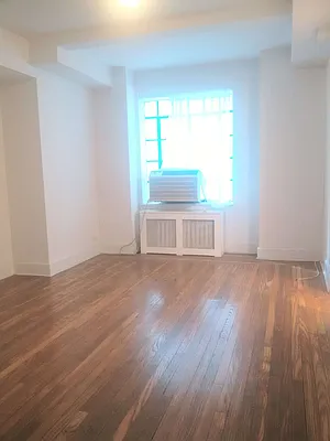 Rented by Segallis Real Estate | media 32