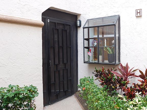 3rd image of 5203 Europa Dr APT H