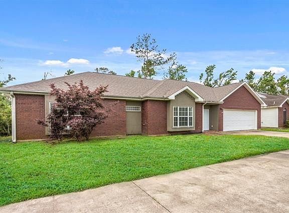 2nd image of 2705 Henderson Bayou Pl
