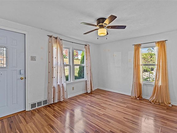 2nd image of 1824 Korando Ave
