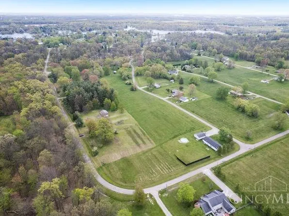 285 Dortmund Dr, Fayetteville, OH 45118