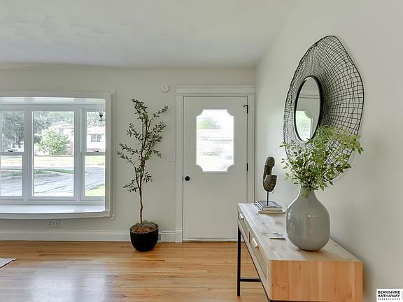 2nd image of 3109 Evelyn St