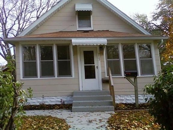 2nd image of 215 2nd Ave S