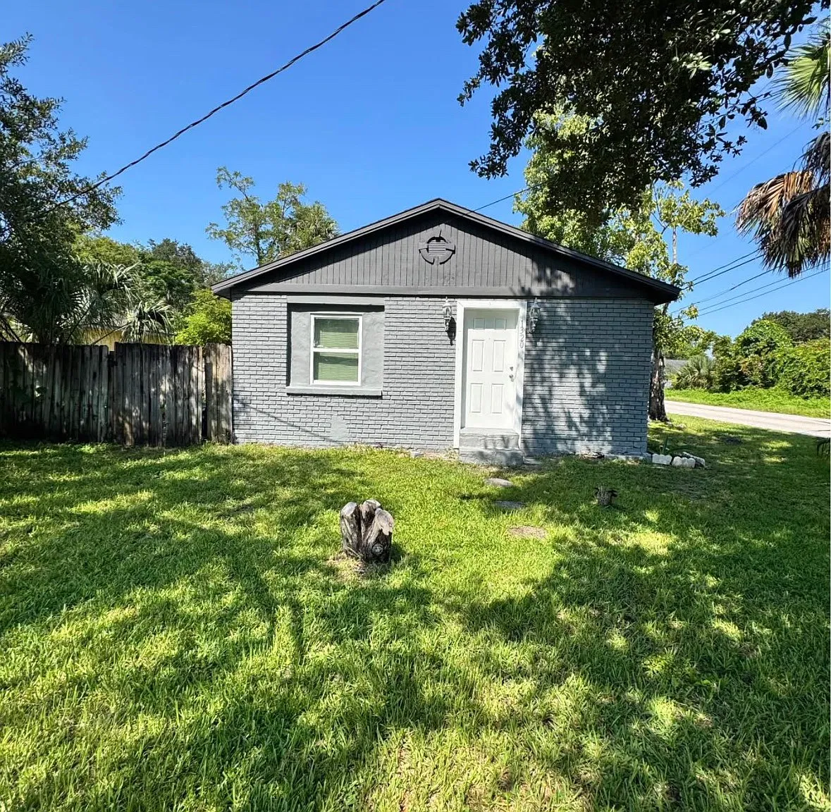 3 bed, 1200 sqft, $1,850 — Photo 1