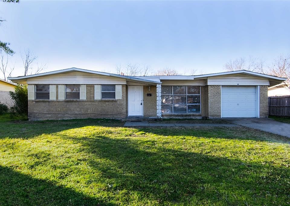 1st image of 110 W Carolyn Dr W