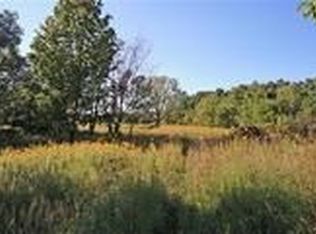 141 Summerfield Dr, Valparaiso, IN 46385