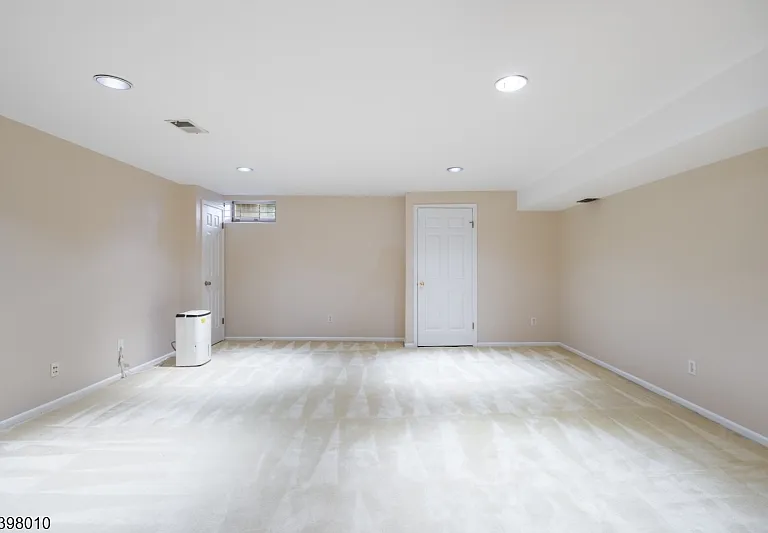 1 Avery Ct — Photo 39