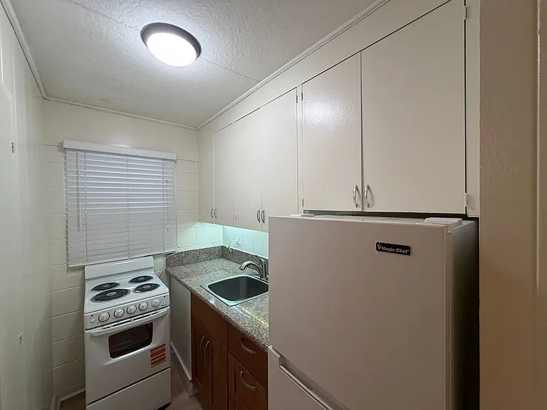 2032 Kapiolani Blvd — Photo 14