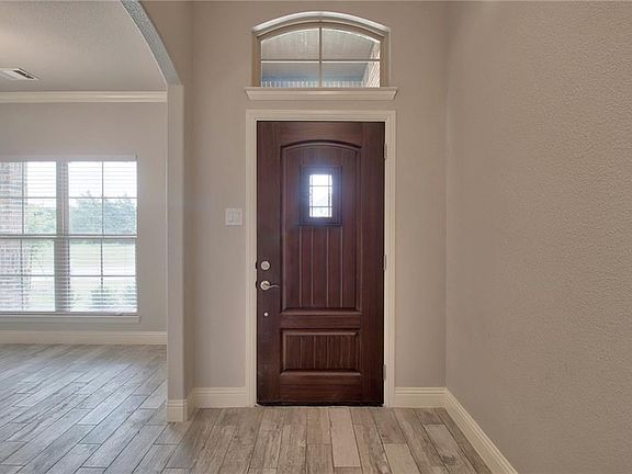 4th image of 1706 Prestwick Ln