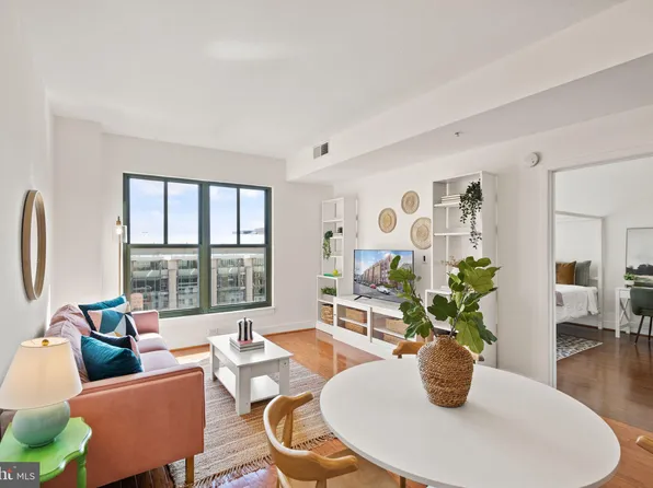 910 M St NW APT 801, Washington, DC 20001