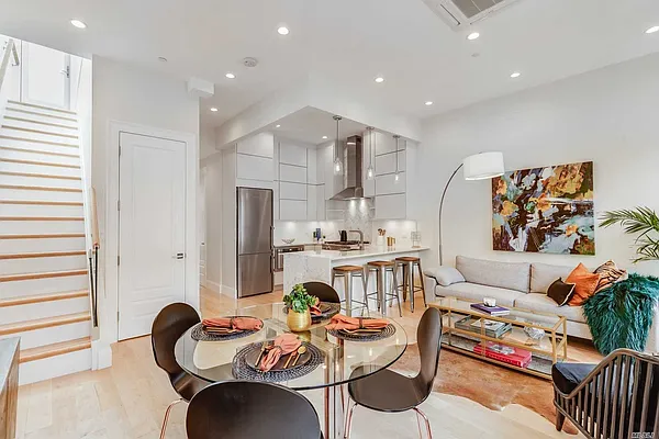 Sold by Berkshire Hathaway HomeServices Laffey International Realty | media 11