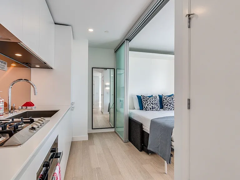 1480 Howe St #1603 — Photo 4