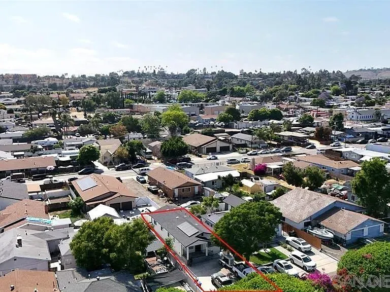 8834 1/2 Valencia St — Photo 22
