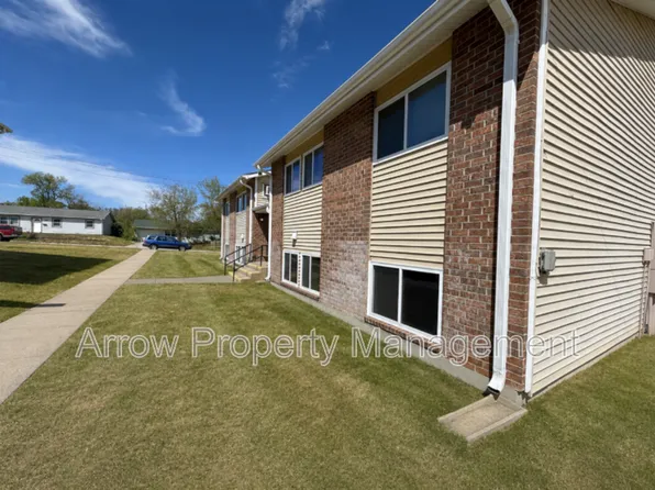 902 E E St #F, Mc Cook, NE 69001
