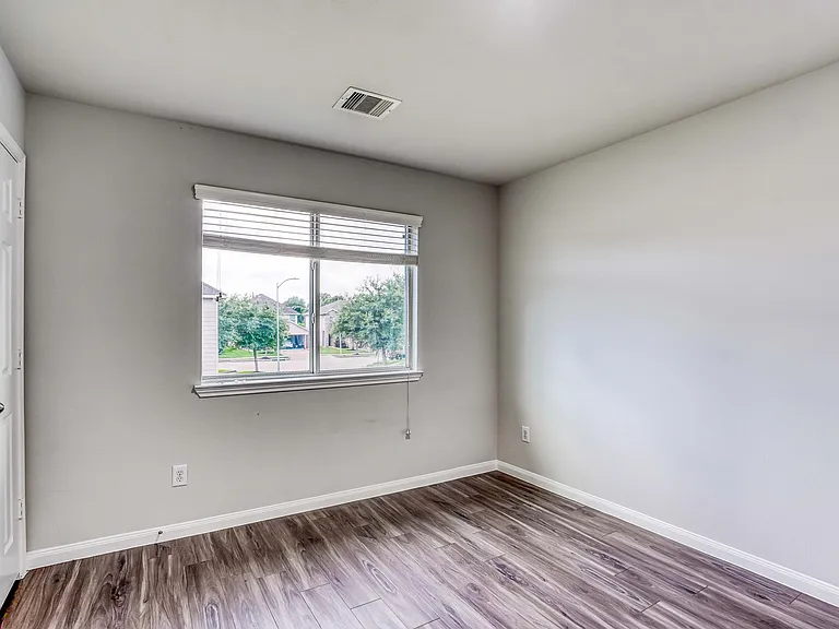 13102 Aiden Cir — Photo 17