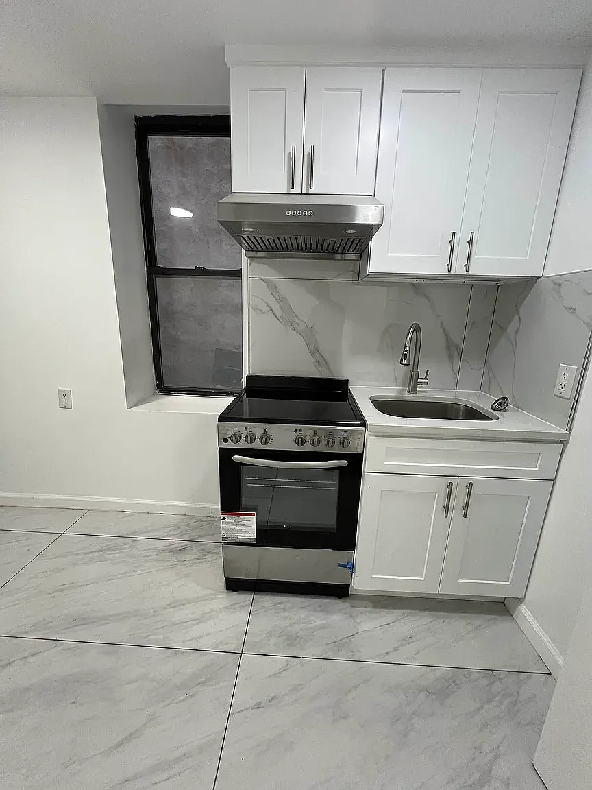 16-91 Linden Street — Photo 1