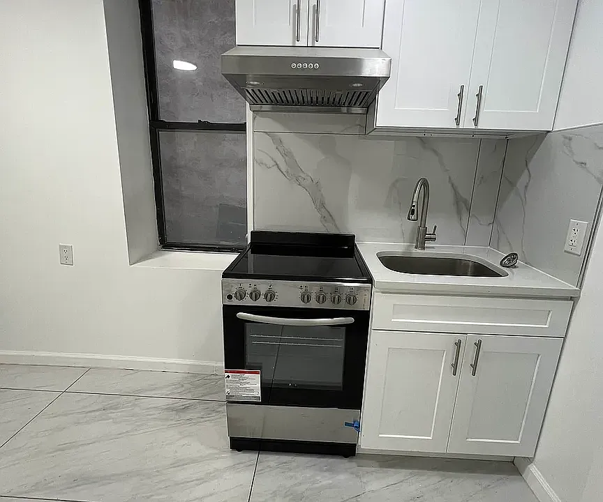16-91 Linden St #4