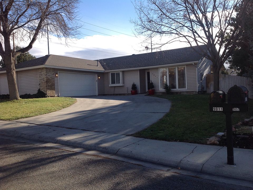 Single level, 3 bed, 2 bath 