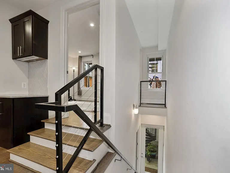 2298 Champlain St NW #B — Photo 31