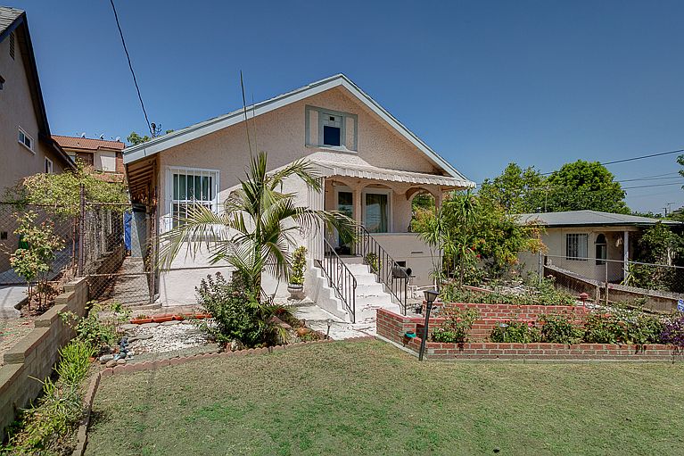 1st image of 323 Sefton Ave